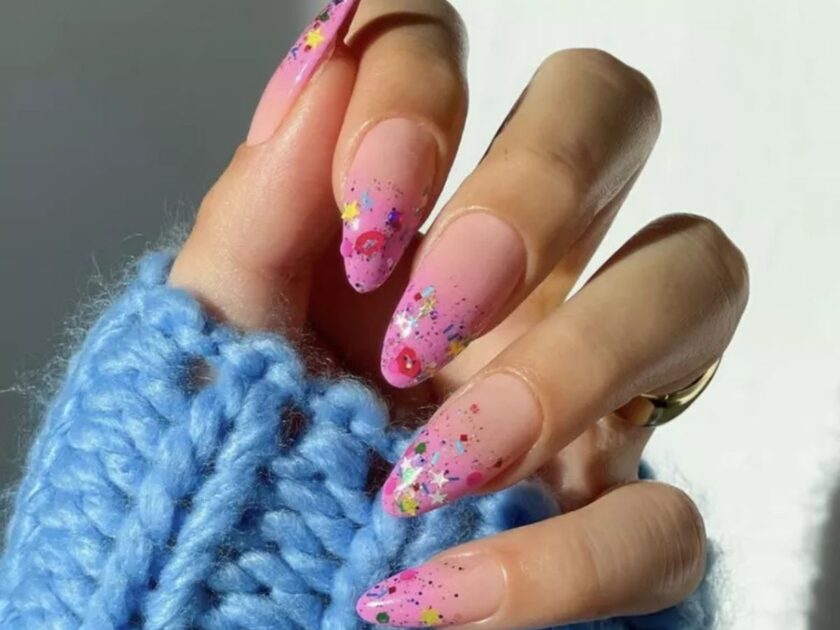 Sparkle light pink glitter nail inspo