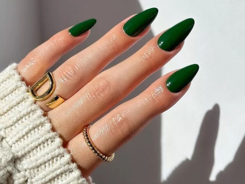 Classic Dark Green Nails Art
