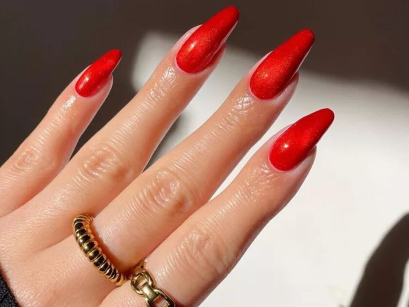Classic Red Nails