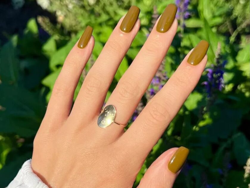 Earthy Green Nails Art