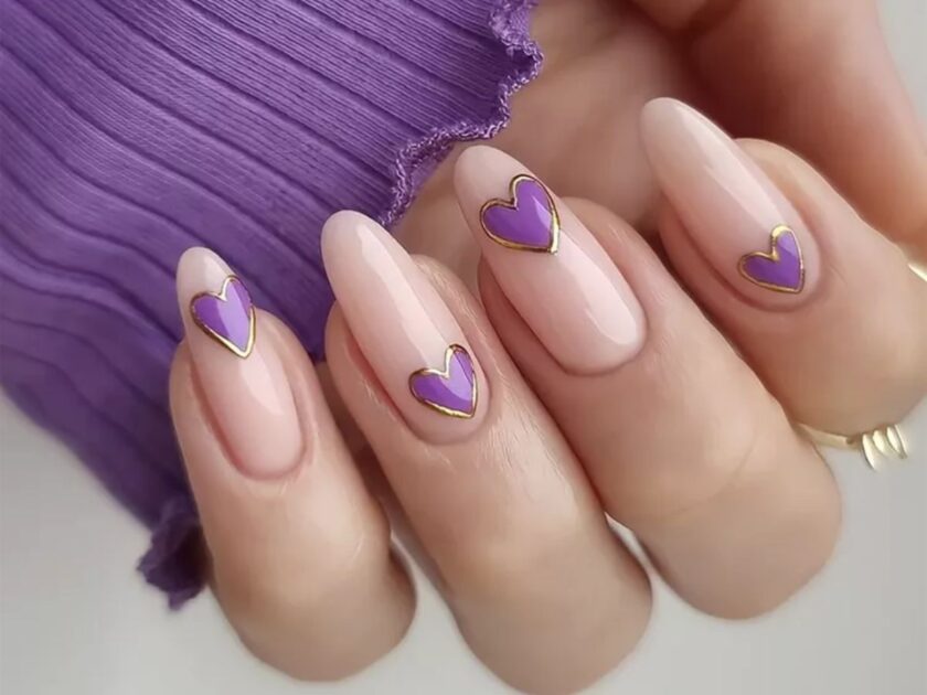 Gold-Lined Hearts Nail