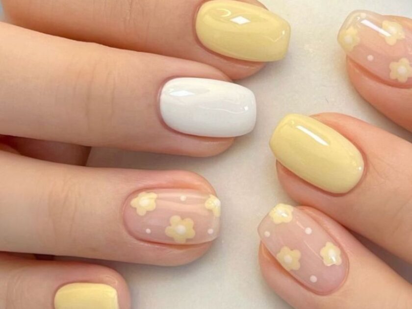 Light yellow manicure idea for short nails