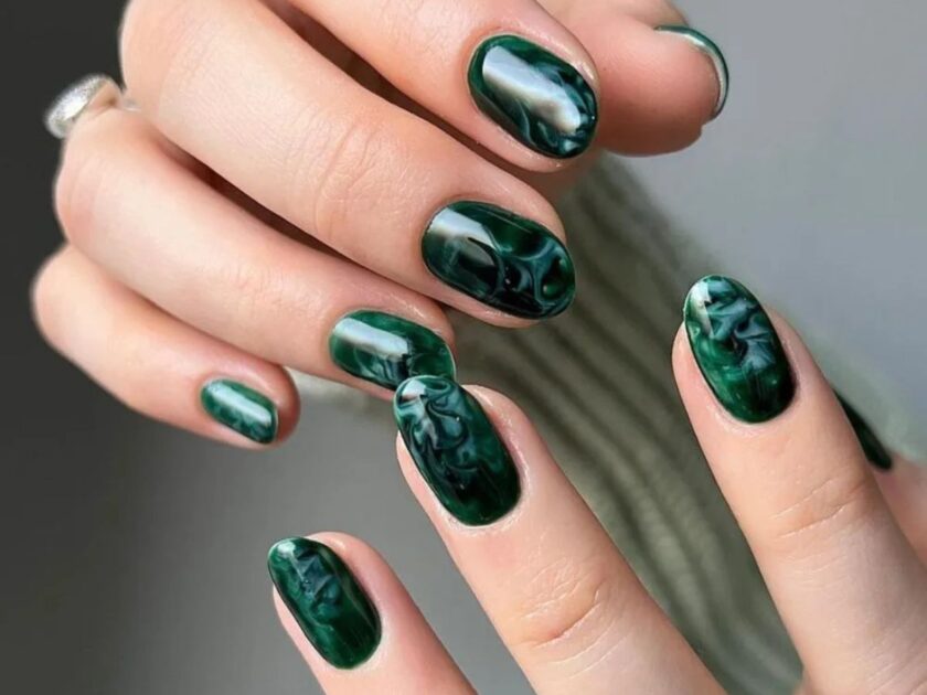 Malachite Marble Nails