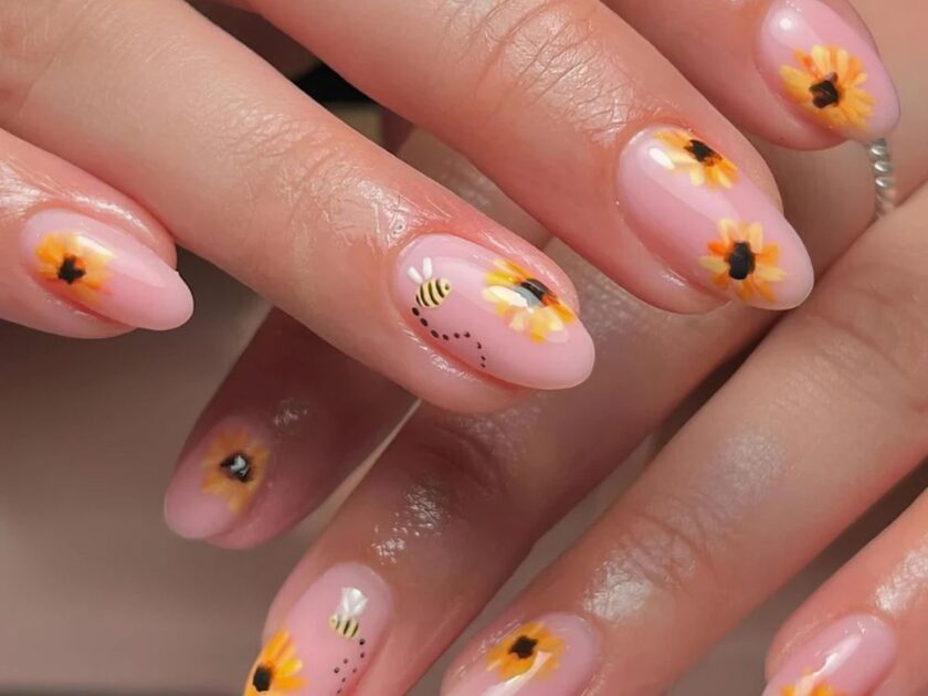 Sunflowers & Bees Nails Ideas